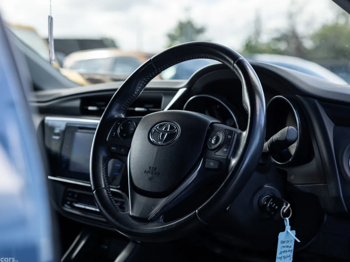 Toyota Auris Estate, Diesel, 2017, Blue
