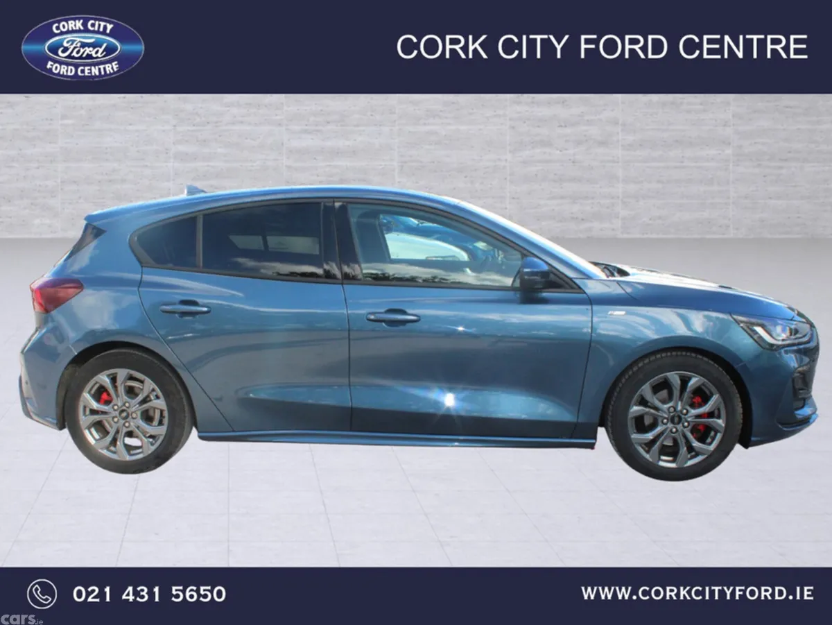 Ford Focus Hatchback, Diesel, 2024, Blue
