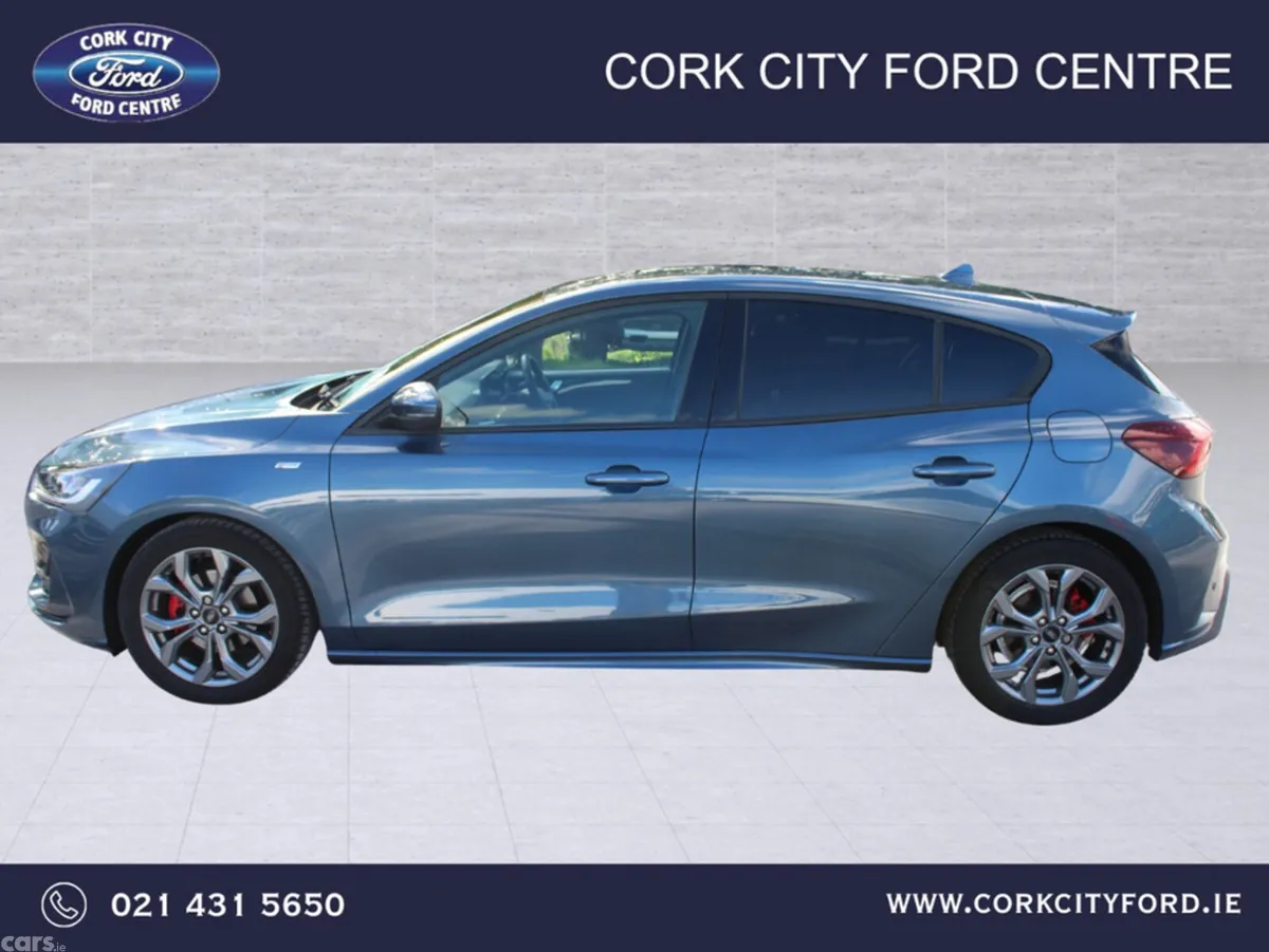 Ford Focus Hatchback, Diesel, 2024, Blue