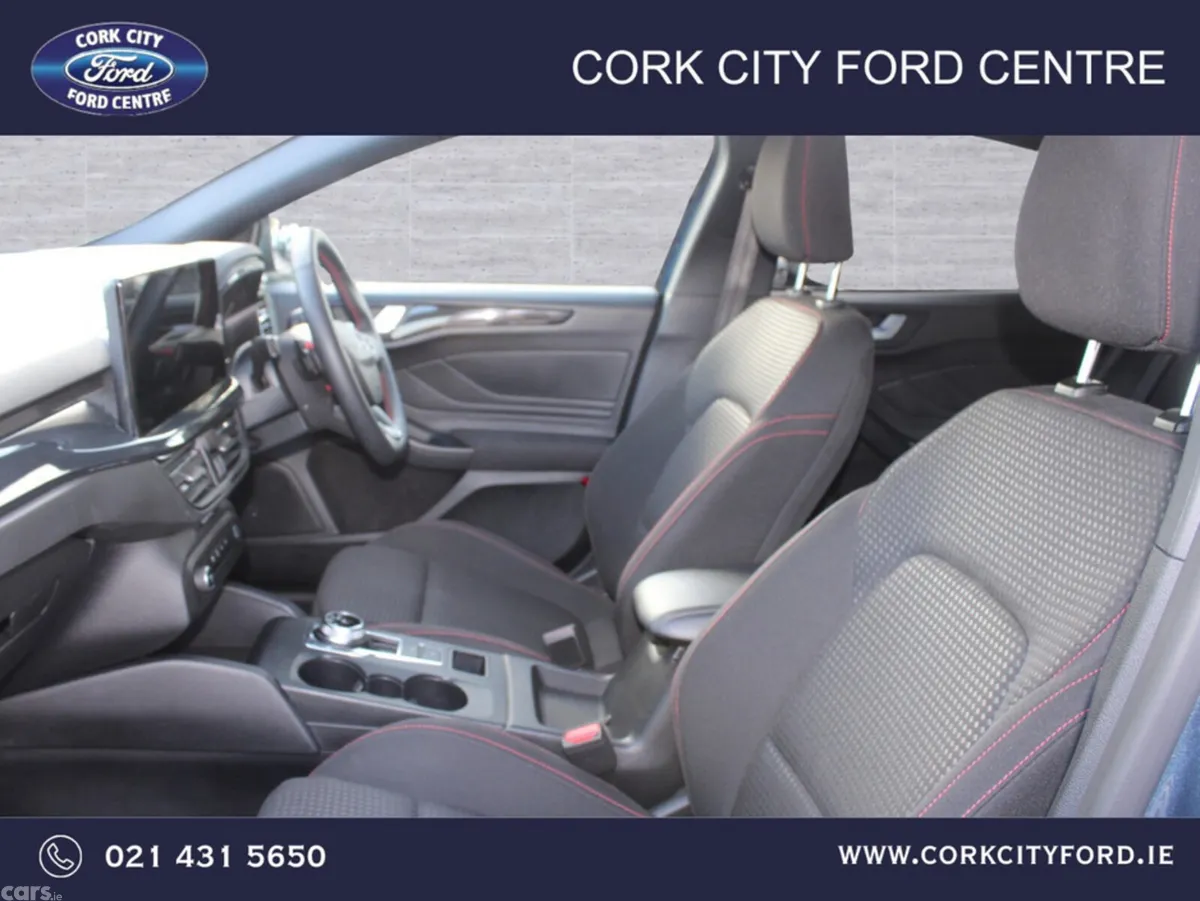 Ford Focus Hatchback, Diesel, 2024, Blue