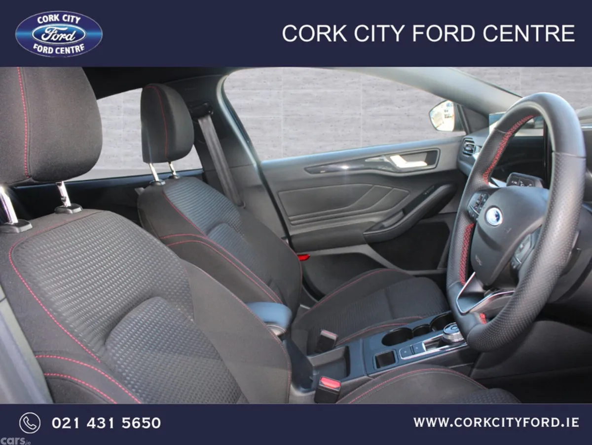Ford Focus Hatchback, Diesel, 2024, Blue