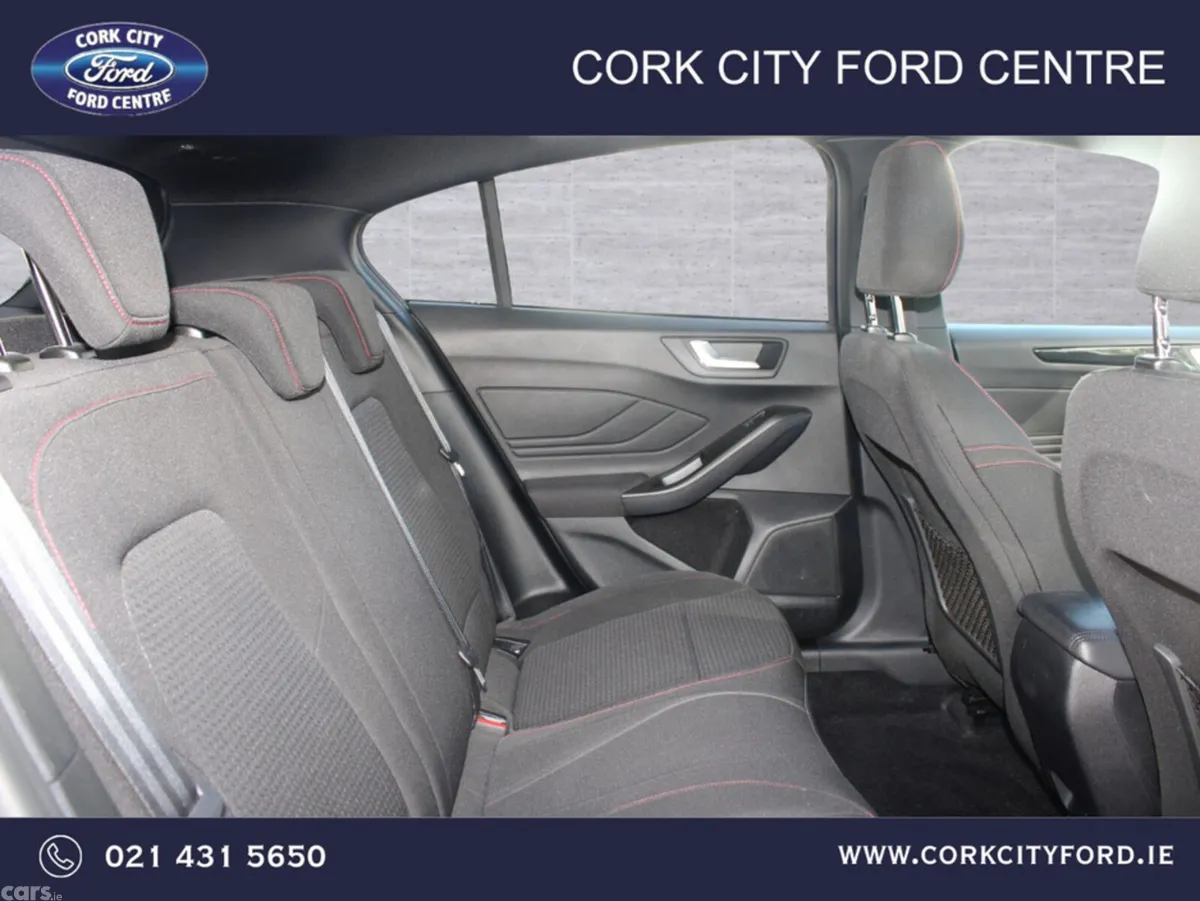 Ford Focus Hatchback, Diesel, 2024, Blue