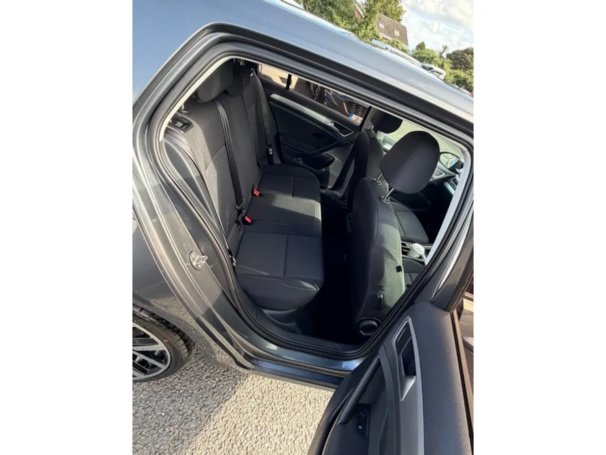 Volkswagen Golf Hatchback, Diesel, 2017, Grey