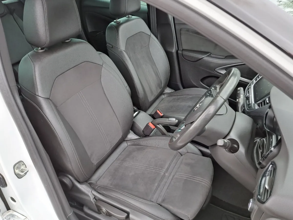 Opel Crossland SUV, Petrol, 2024, White