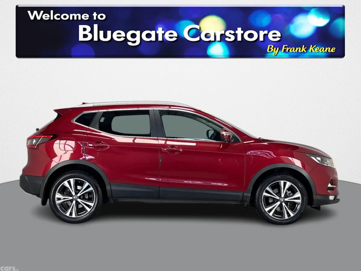 Nissan Qashqai MPV, Petrol, 2018, Red