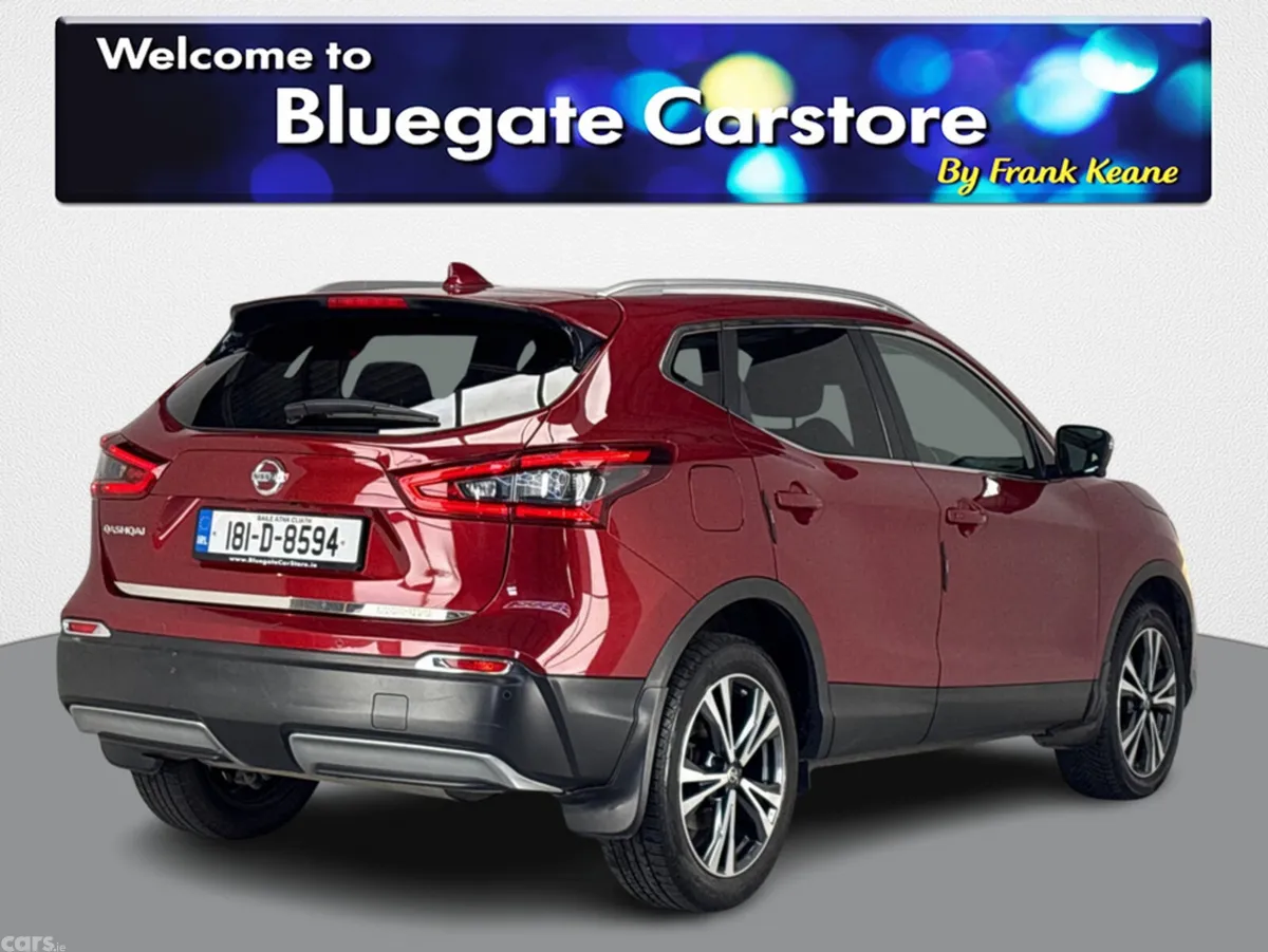 Nissan Qashqai MPV, Petrol, 2018, Red