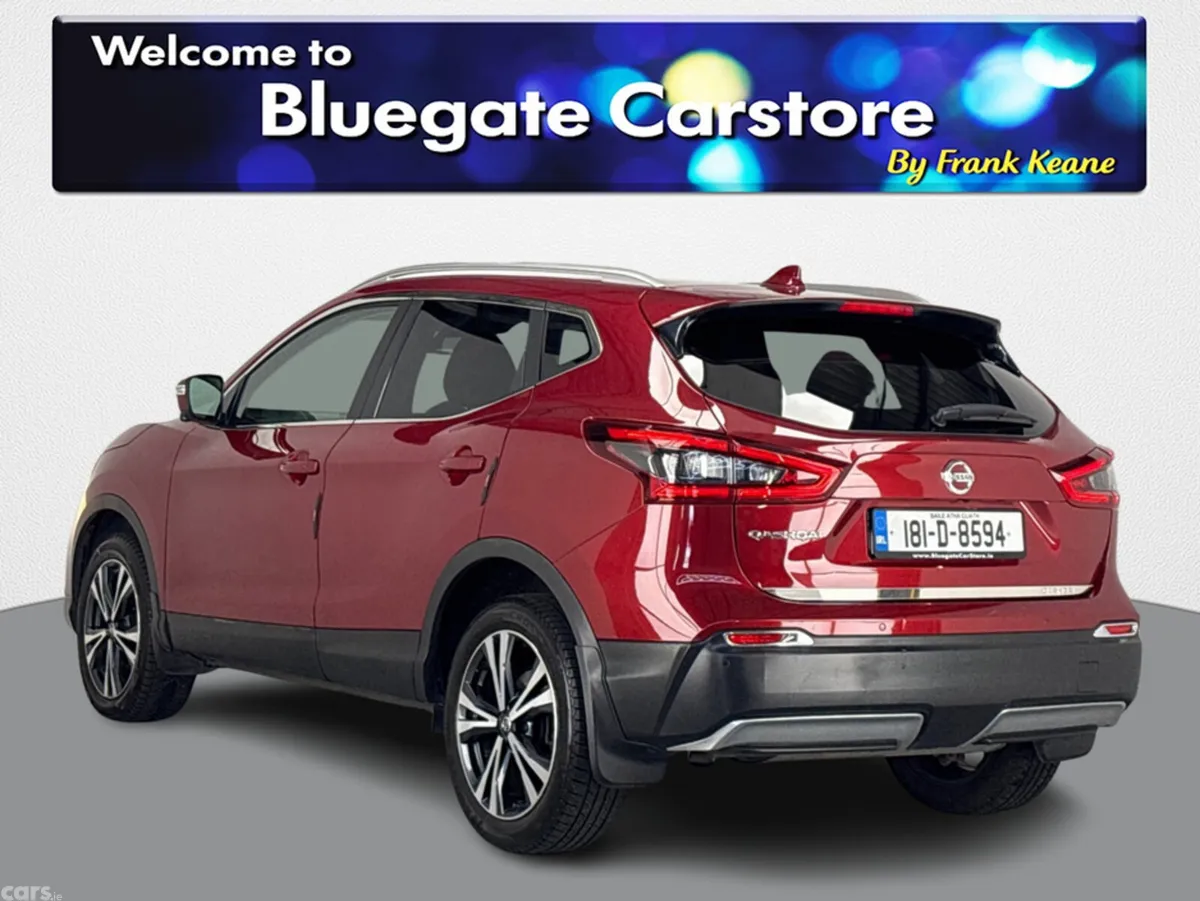 Nissan Qashqai MPV, Petrol, 2018, Red