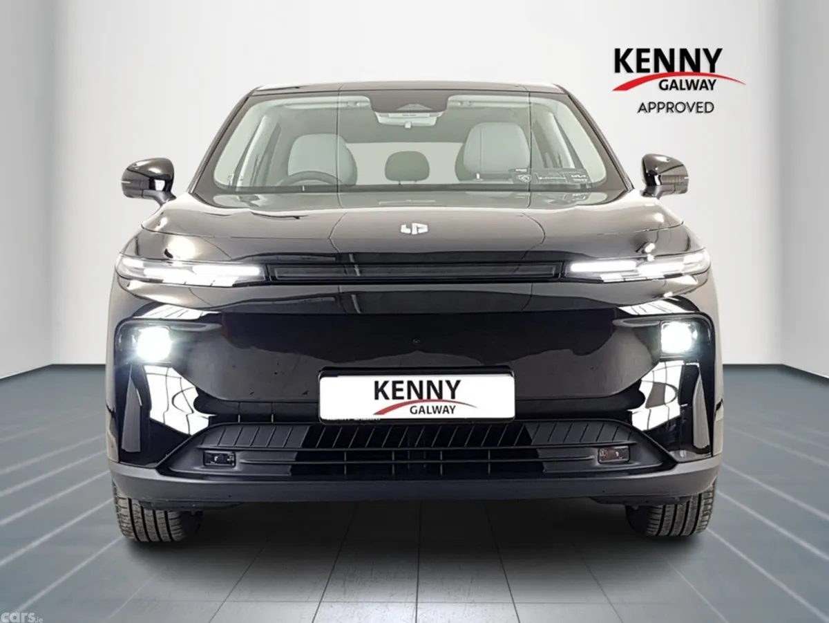 Leapmotor B10 Hatchback, Petrol Plug-in Hybrid, 2026, Black
