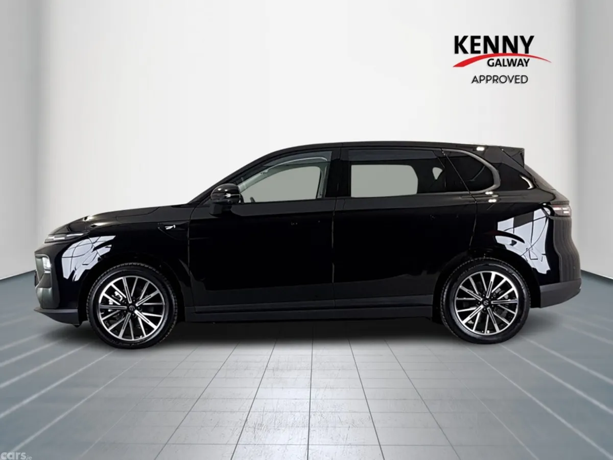 Leapmotor B10 Hatchback, Petrol Plug-in Hybrid, 2026, Black