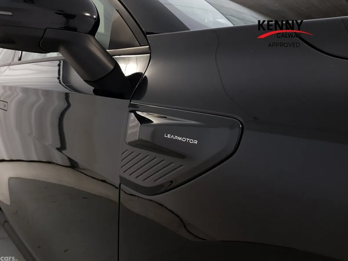 Leapmotor B10 Hatchback, Petrol Plug-in Hybrid, 2026, Black