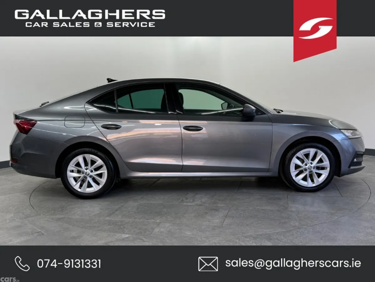 Skoda Octavia Hatchback, Diesel, 2024, Grey