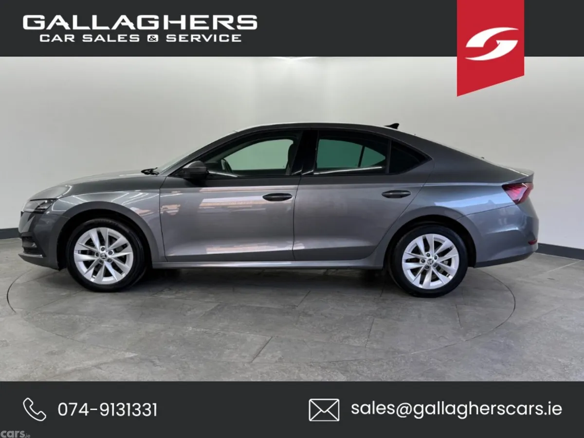 Skoda Octavia Hatchback, Diesel, 2024, Grey