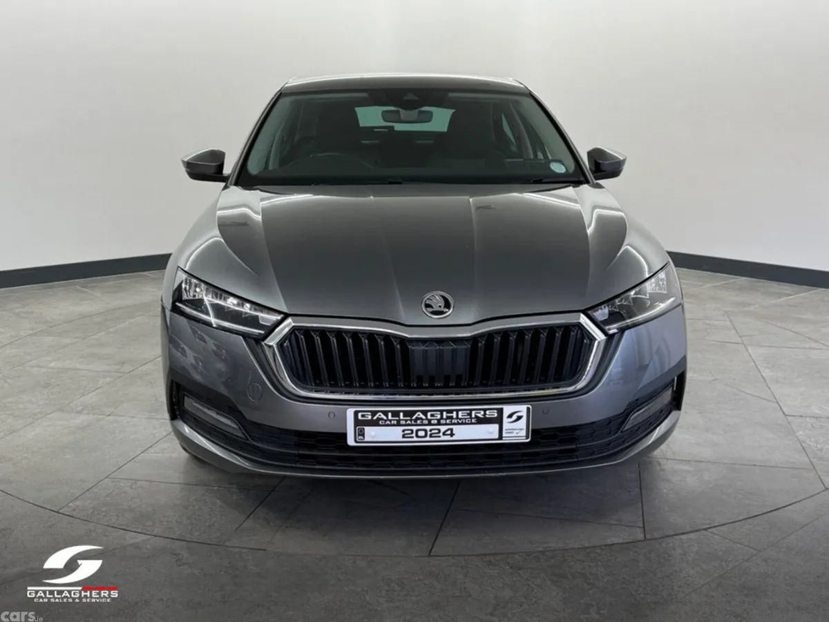 Skoda Octavia Hatchback, Diesel, 2024, Grey