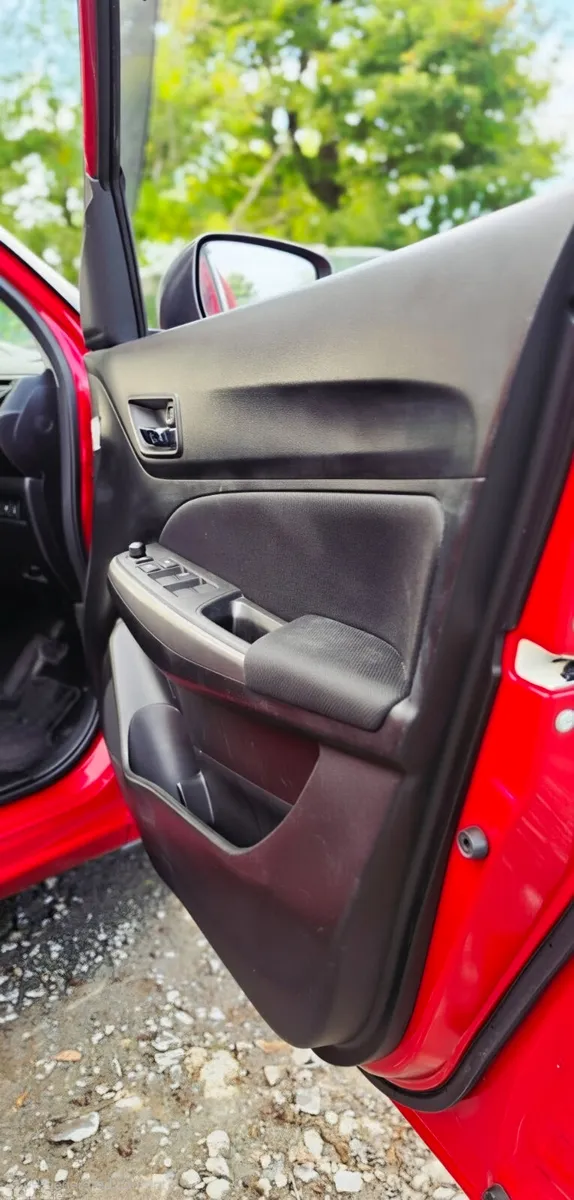 Suzuki Swift Hatchback, Petrol, 2017, Red