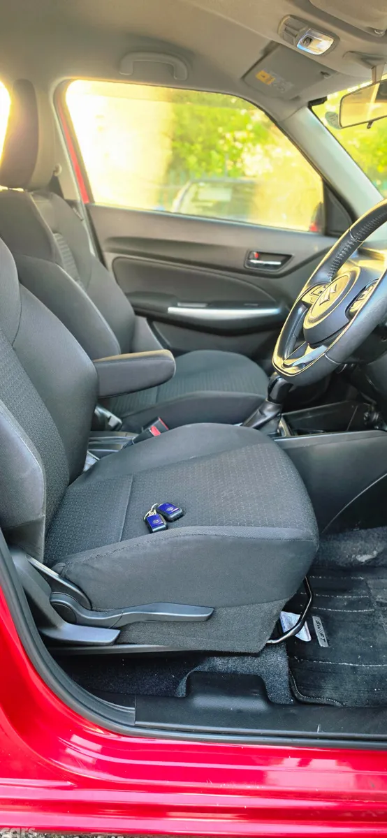 Suzuki Swift Hatchback, Petrol, 2017, Red