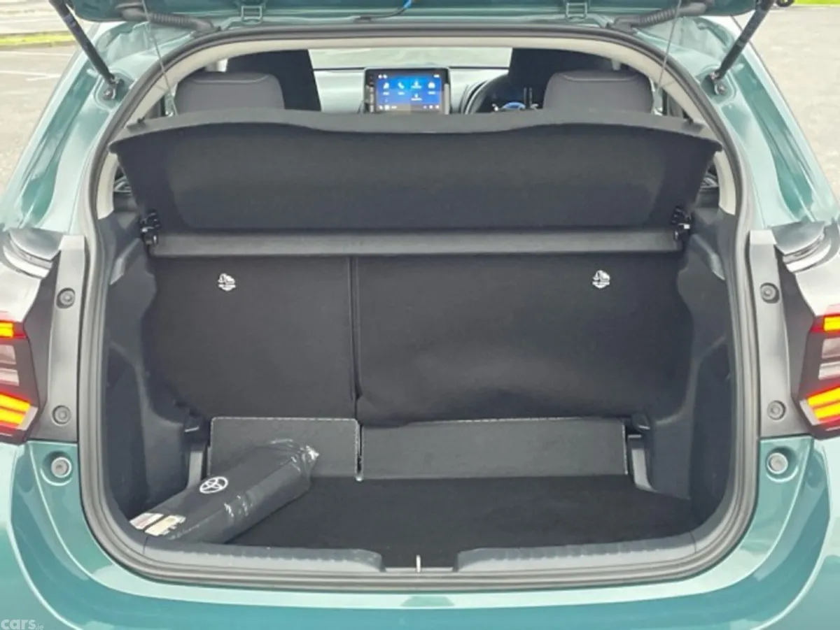 Toyota Yaris Hatchback, Petrol Hybrid, 2026, Green
