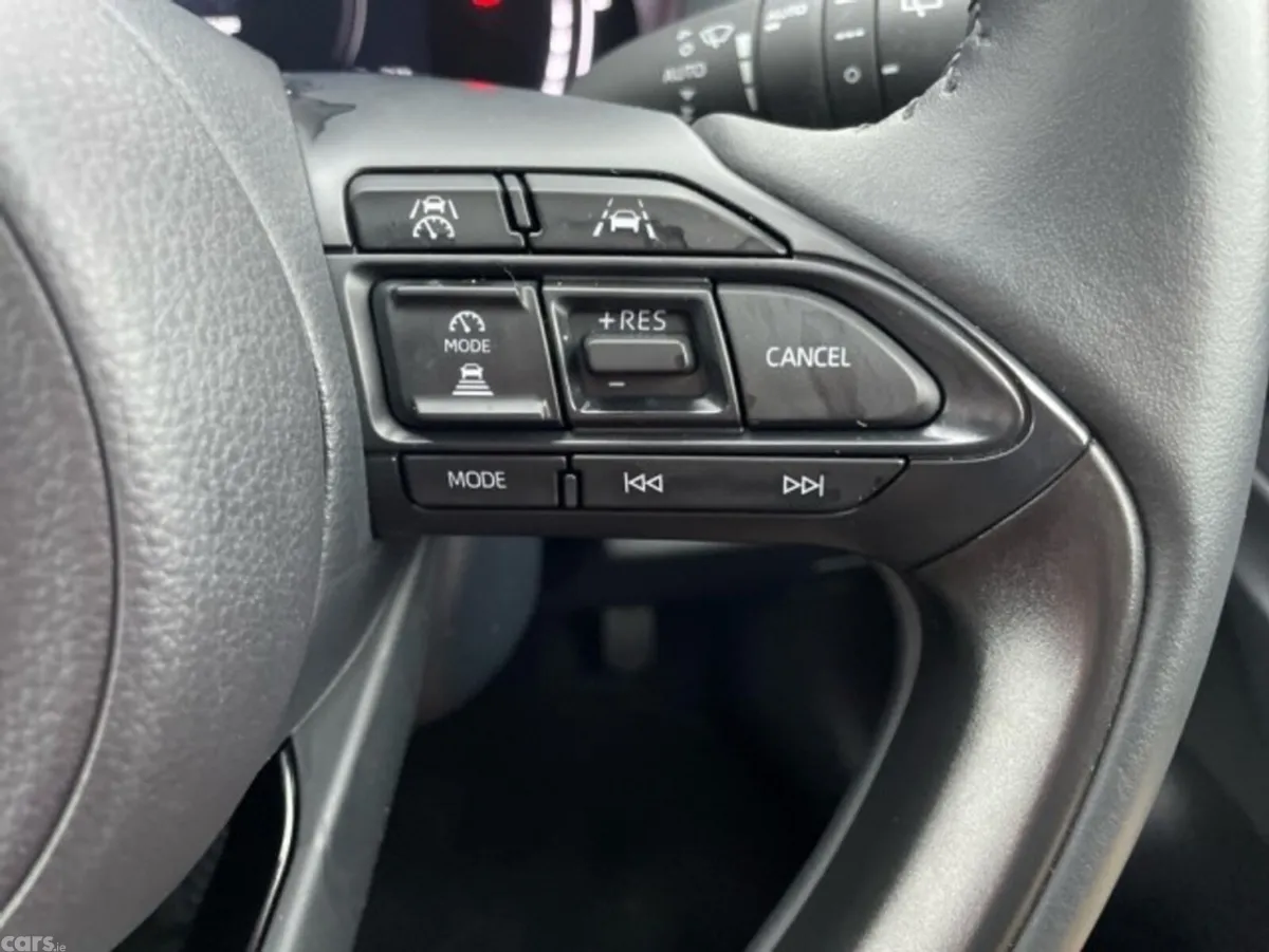 Toyota Yaris Hatchback, Petrol Hybrid, 2026, Green