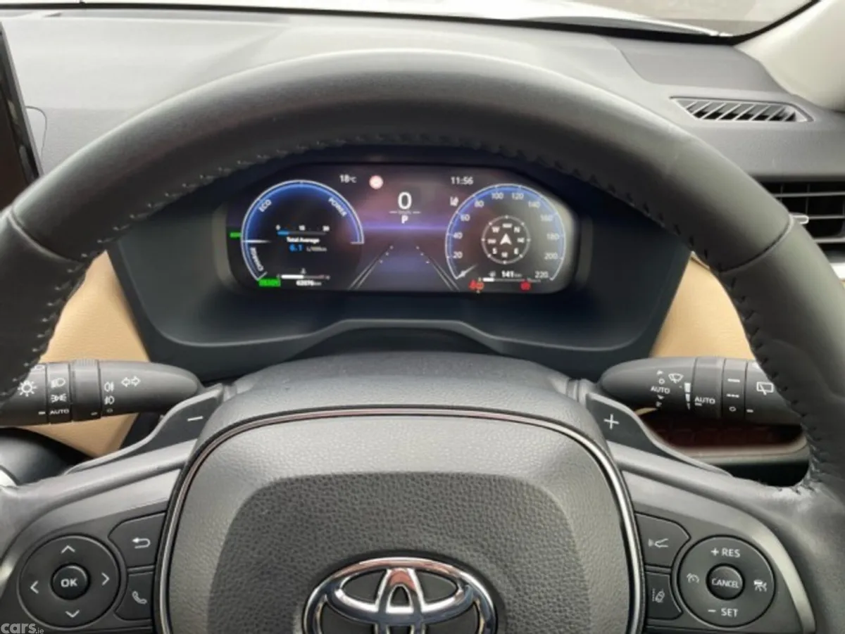 Toyota RAV4 SUV, Petrol Hybrid, 2023, White