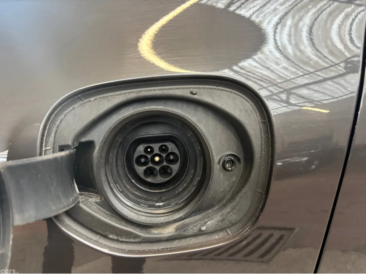 Volvo XC60 SUV, Petrol Plug-in Hybrid, 2023, Grey