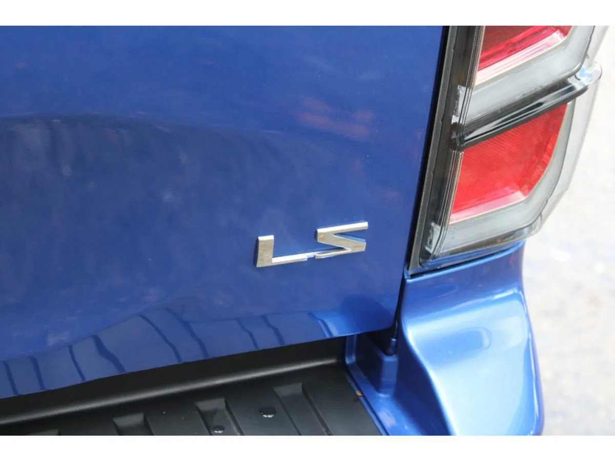 Isuzu D-Max Pick Up, Diesel, 2027, Blue