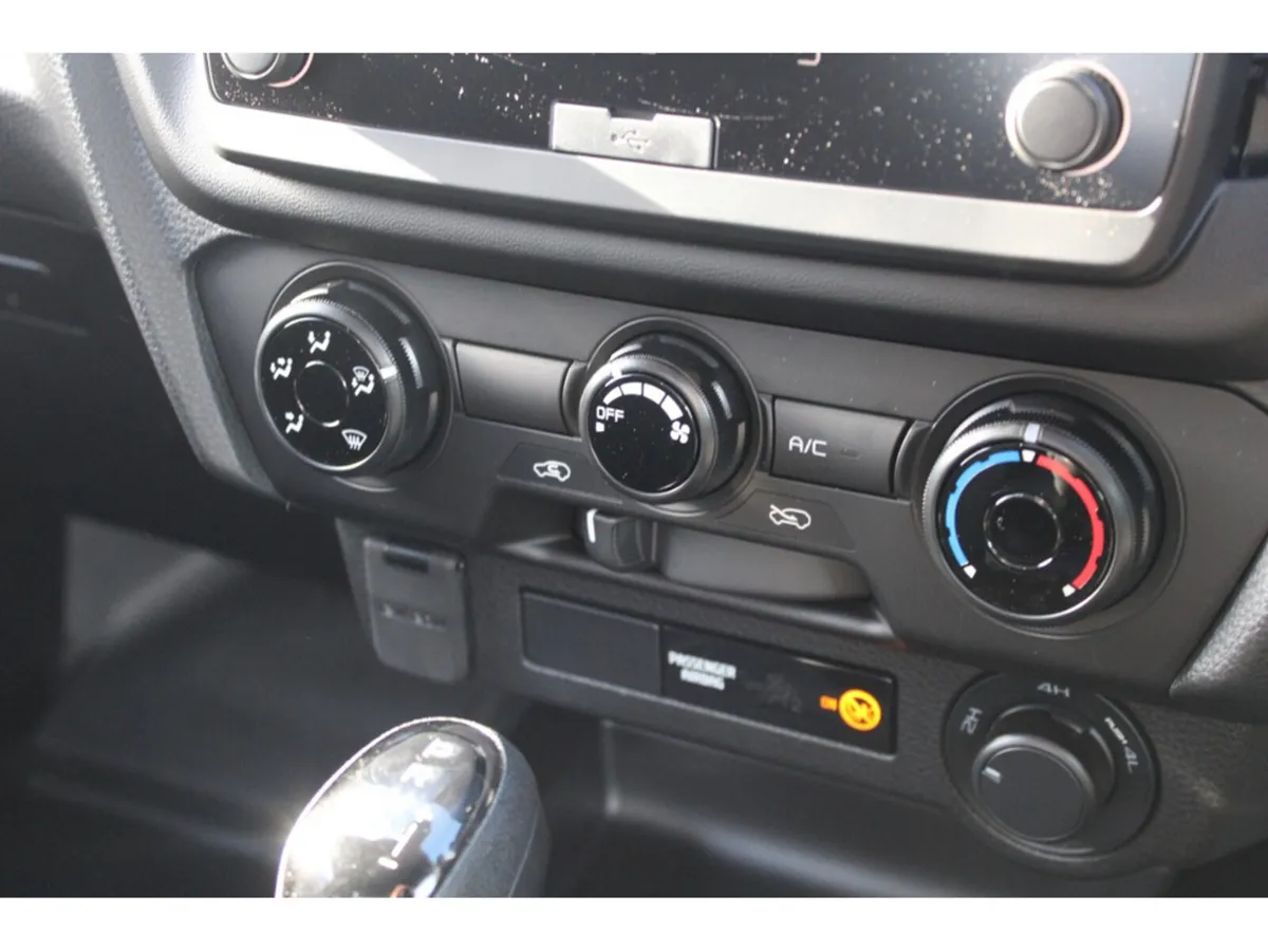 Isuzu D-Max Pick Up, Diesel, 2027, Grey