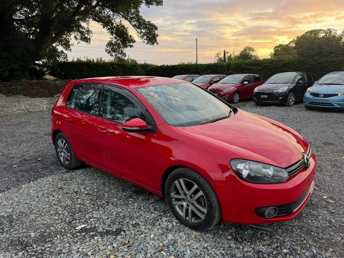 Volkswagen Golf Hatchback, Petrol, 2011, Red