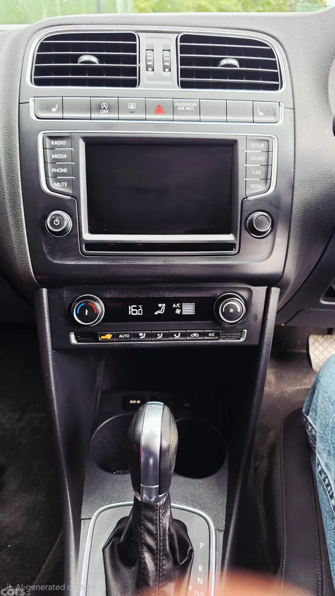 Volkswagen Polo Hatchback, Petrol, 2015, Blue