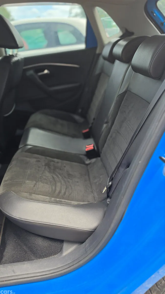 Volkswagen Polo Hatchback, Petrol, 2015, Blue