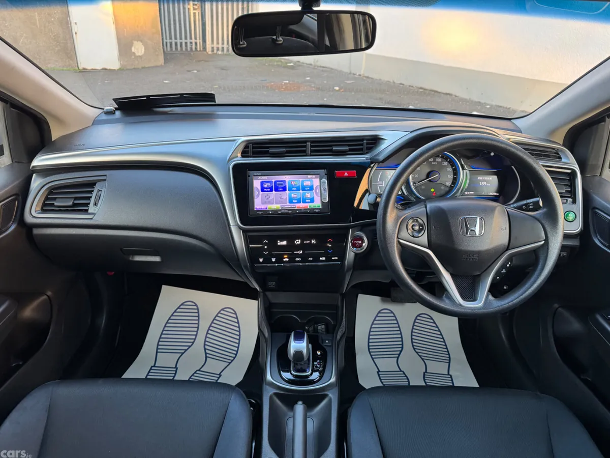 Honda Grace Saloon, Petrol Hybrid, 2015, Silver