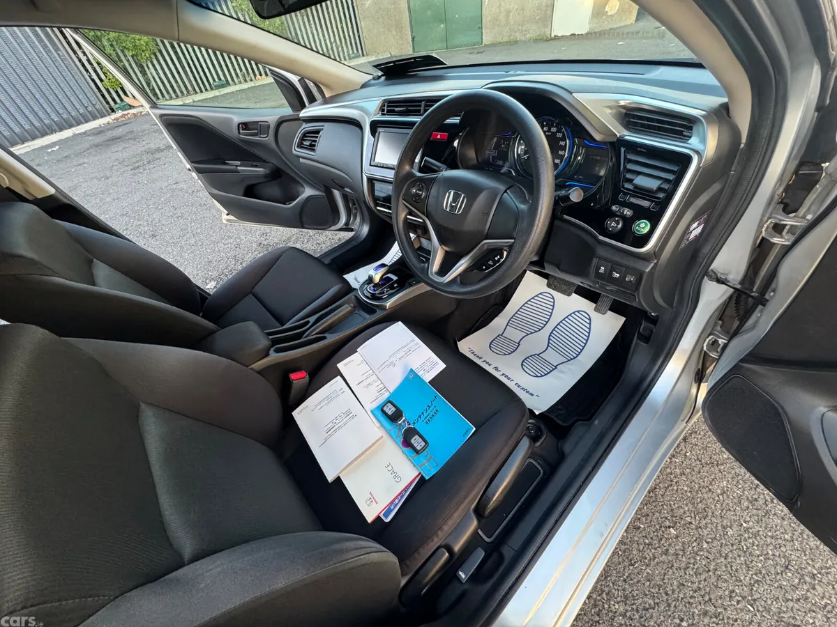 Honda Grace Saloon, Petrol Hybrid, 2015, Silver
