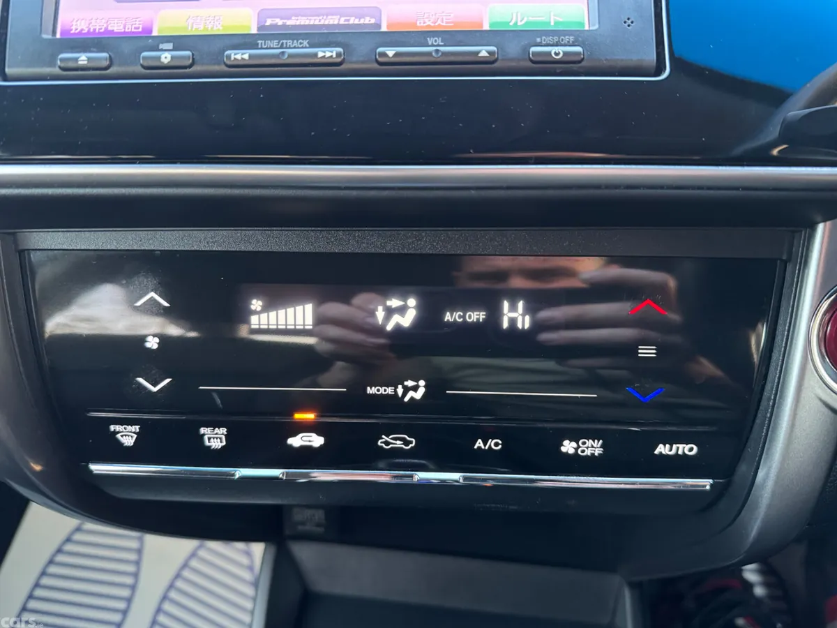 Honda Grace Saloon, Petrol Hybrid, 2015, Silver