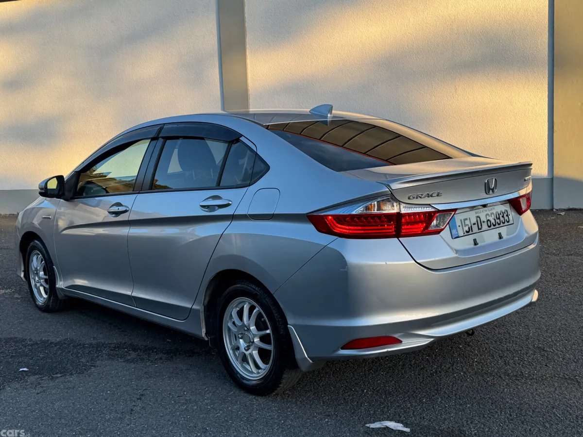 Honda Grace Saloon, Petrol Hybrid, 2015, Silver