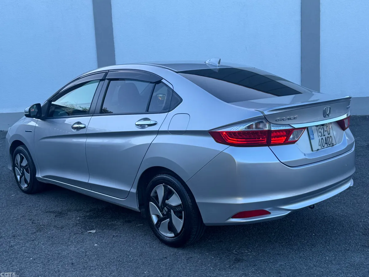 Honda Grace Saloon, Petrol Hybrid, 2015, Silver