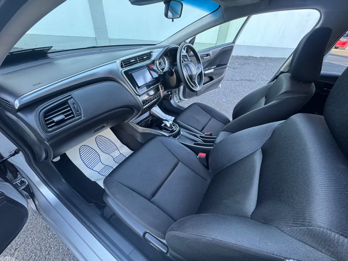 Honda Grace Saloon, Petrol Hybrid, 2015, Silver