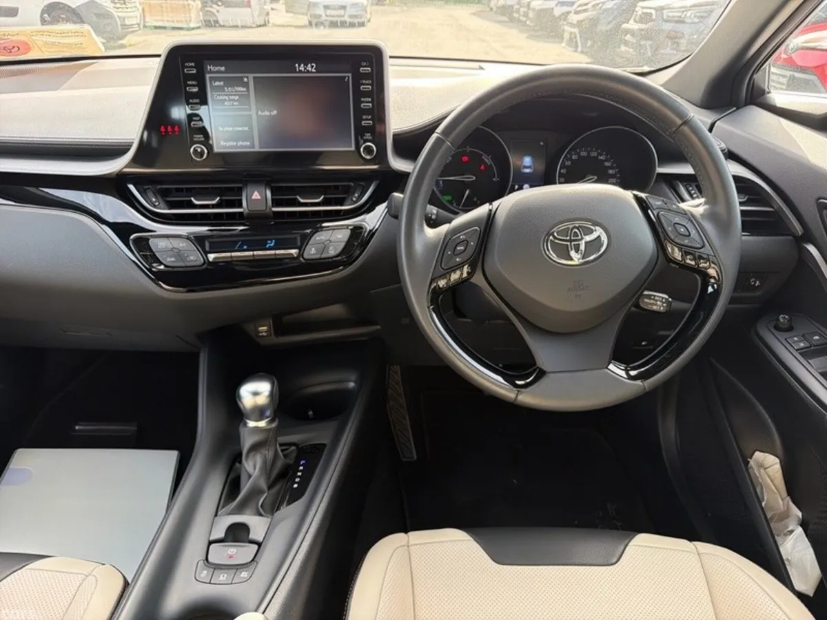 Toyota C-HR SUV, Petrol Hybrid, 2023, Grey