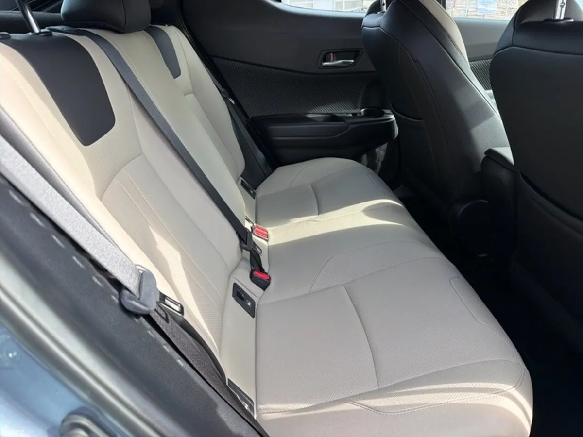 Toyota C-HR SUV, Petrol Hybrid, 2023, Grey