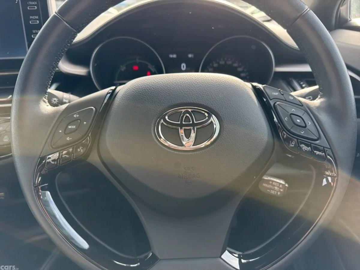 Toyota C-HR SUV, Petrol Hybrid, 2023, Grey