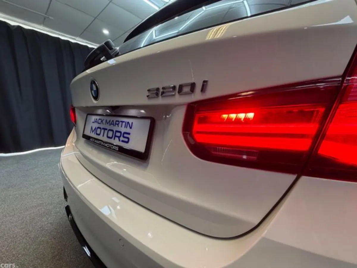 BMW 3-Series Estate, Petrol, 2018, White