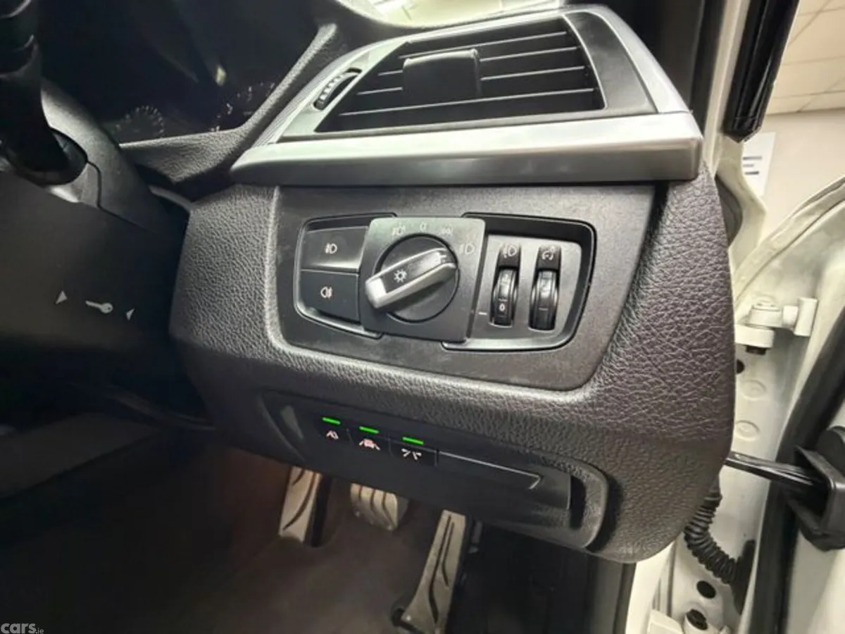 BMW 3-Series Estate, Petrol, 2018, White