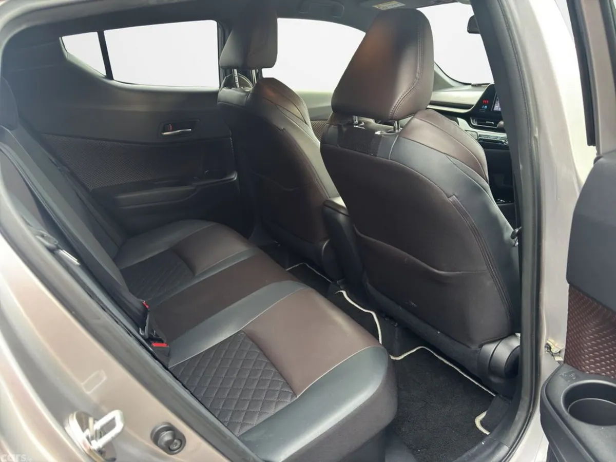 Toyota C-HR SUV, Petrol Hybrid, 2018, Silver