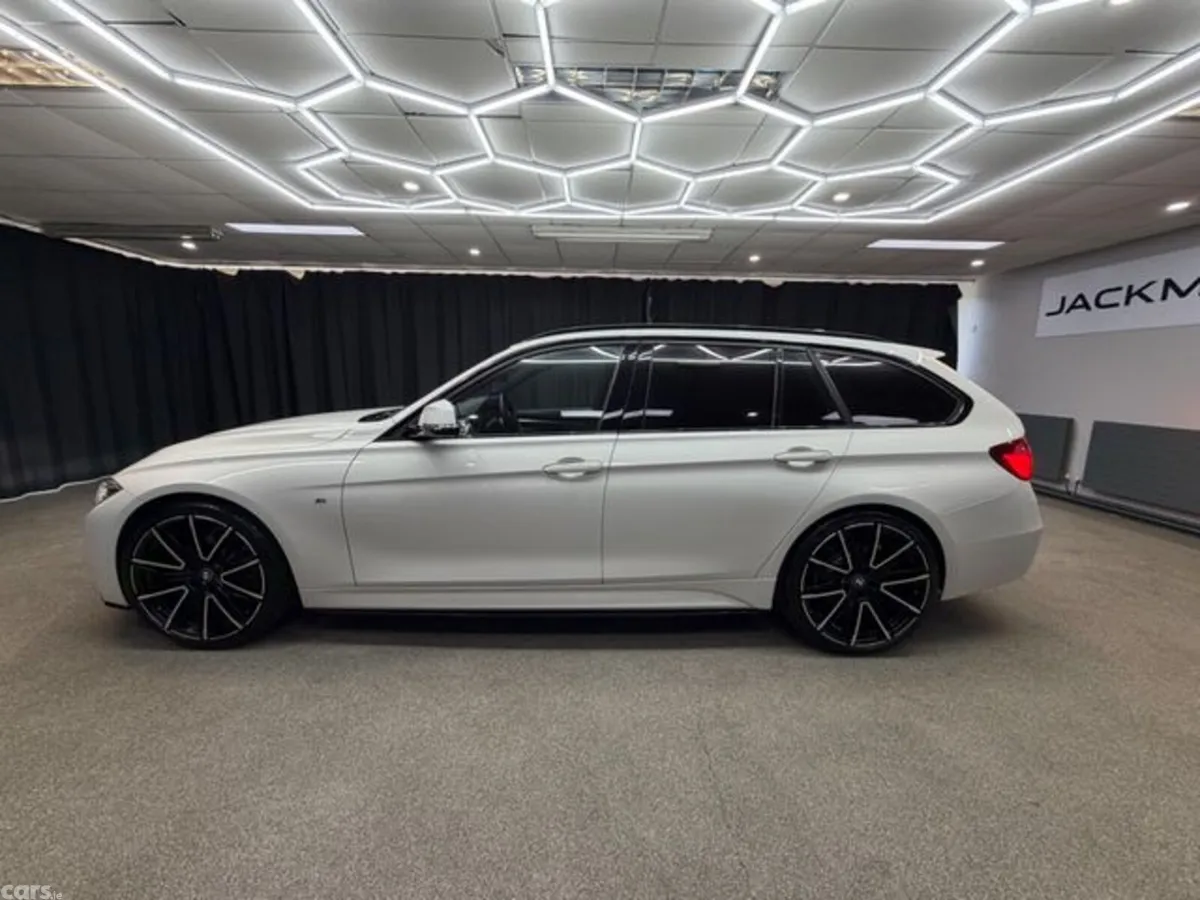 BMW 3-Series Estate, Petrol, 2018, White