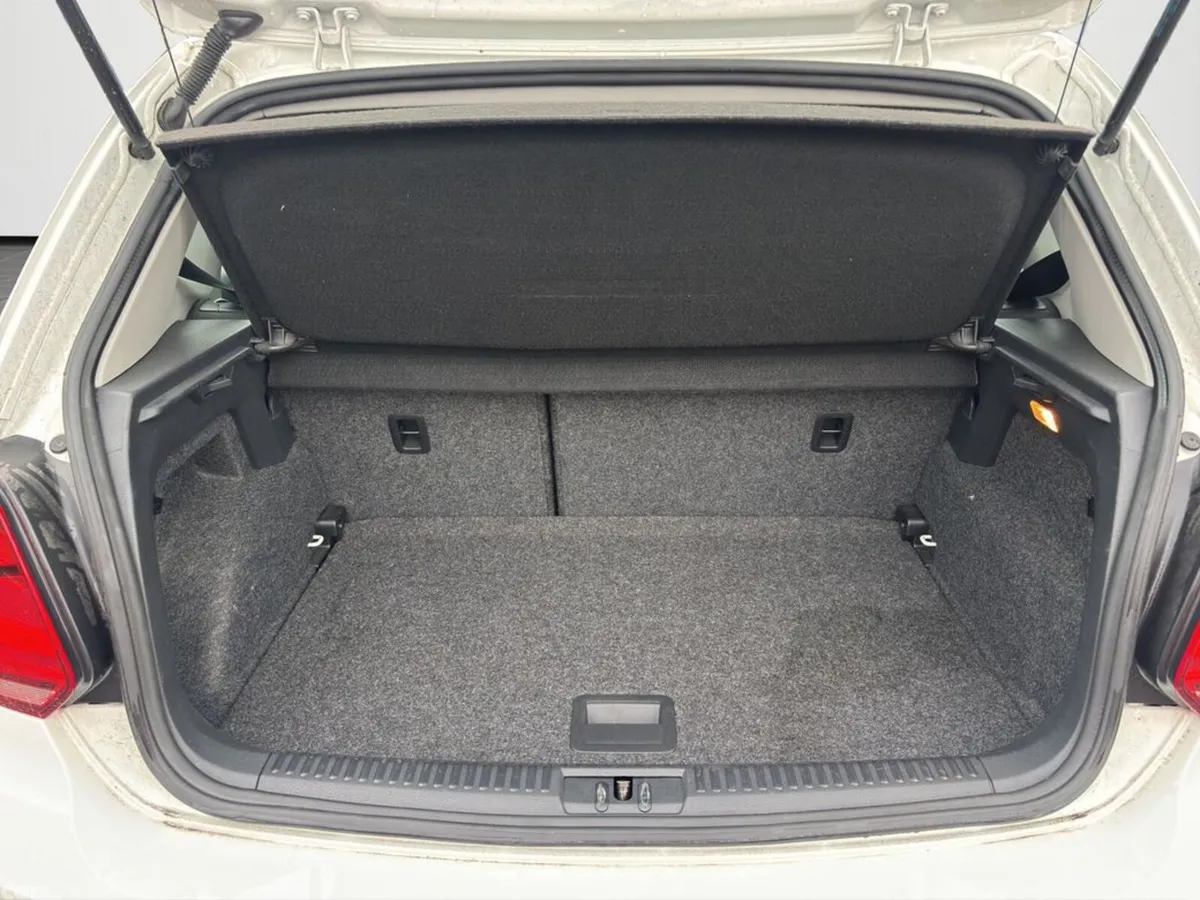 Volkswagen Polo Hatchback, Petrol, 2018, White
