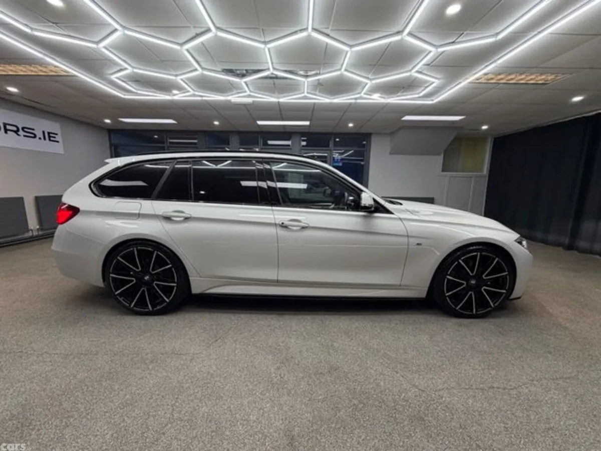 BMW 3-Series Estate, Petrol, 2018, White