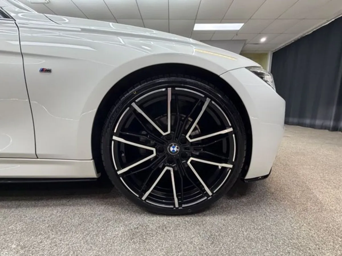 BMW 3-Series Estate, Petrol, 2018, White