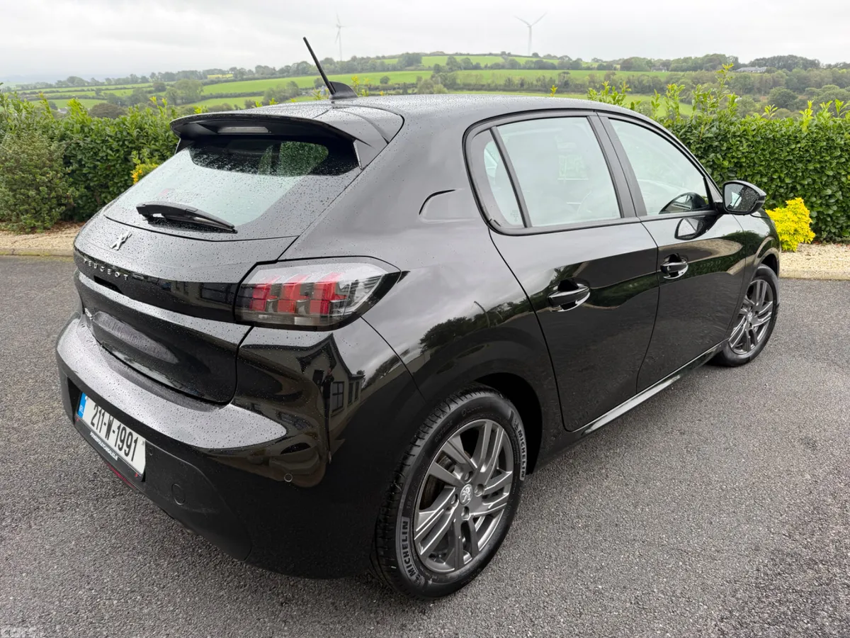 Peugeot 208 Hatchback, Petrol, 2021, Black