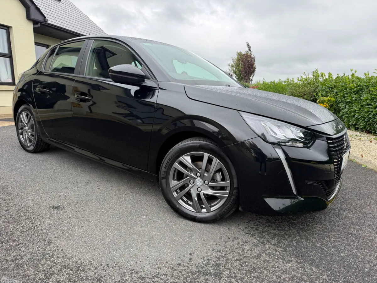 Peugeot 208 Hatchback, Petrol, 2021, Black