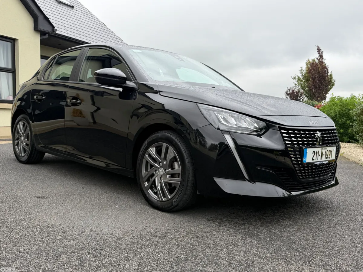 Peugeot 208 Hatchback, Petrol, 2021, Black