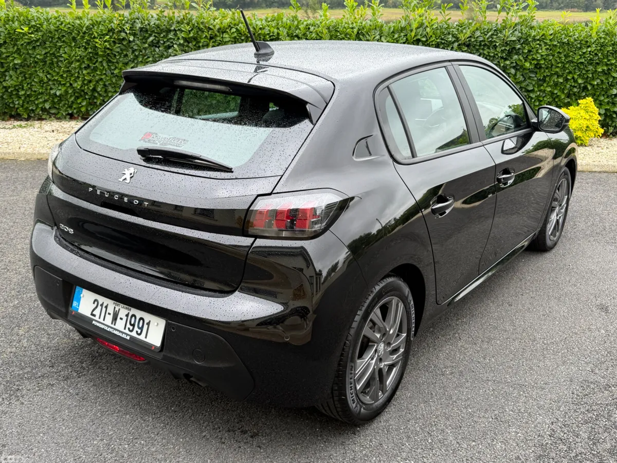 Peugeot 208 Hatchback, Petrol, 2021, Black
