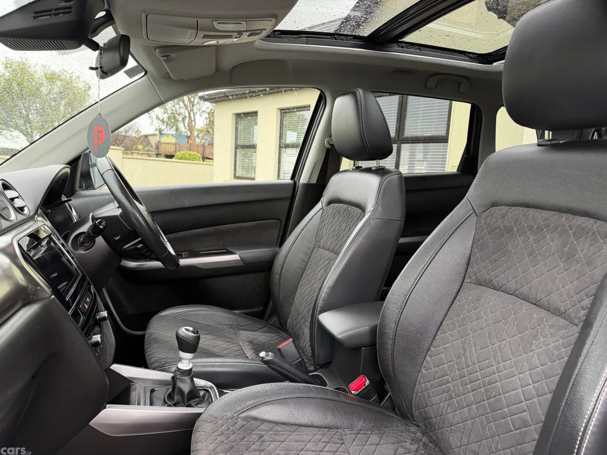 Suzuki Vitara SUV, Petrol, 2023, Grey