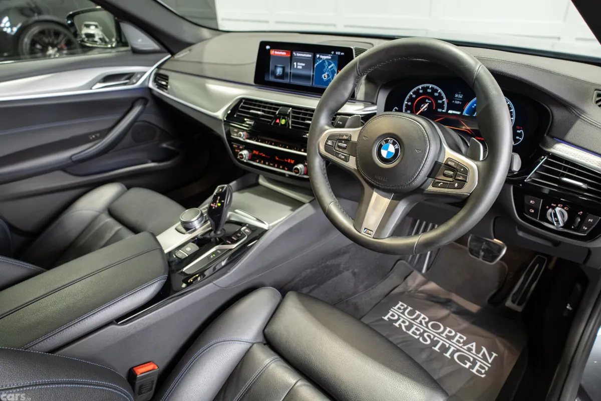 BMW 5-Series Saloon, Petrol Plug-in Hybrid, 2019, Blue